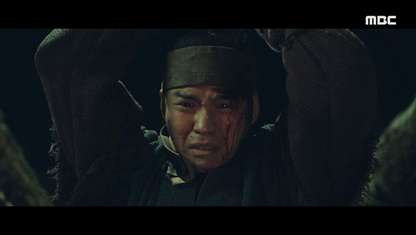 어머니 유화(민지아)를 욕보인 불한당에게 복수 하는 륭구(윤지온) 클립 이미지