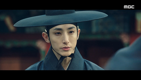 "저는 제 부하의 능력이 만족스럽니다만"…륭구(윤지온)와 함께하는 구련(김희선)의 결정을 지지하는 중길(이수혁) 클립 이미지