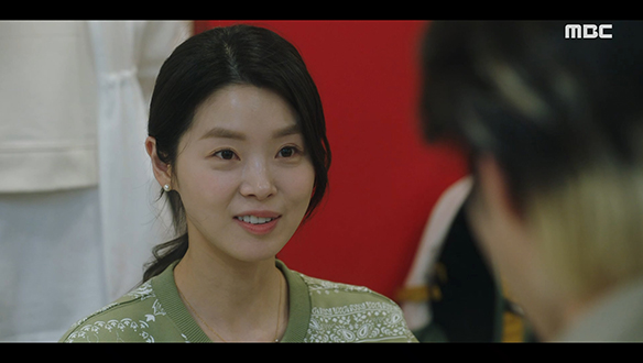 "와, 이름이 특이하고 예쁘네요"…전생에 자신의 아들이었던 륭구(윤지온)의 이름을 칭찬하는 유화(민지아) 클립 이미지