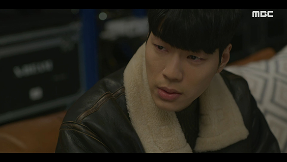 "설마 알고있었나?"…슬해(진기주)와 자꾸 엮이는 차웅(박해진)을 경계하는 희수(김종훈) 클립 이미지