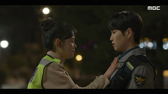 "소울에 뽕이 있네"…순찰 파트너 용렬(김희재)의 미래(?)를 꿰뚫어본 예지(장하은) 클립 이미지