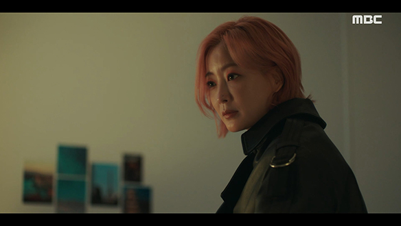 초희에게 도움의 손길을 내미는 구련