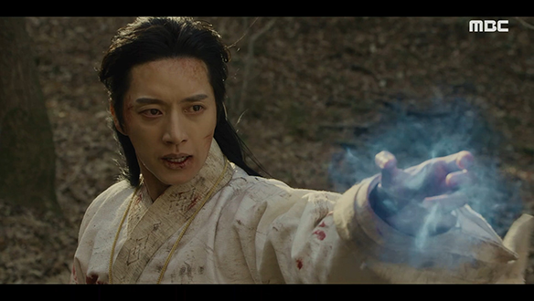 "지옥에나 떨어져라"…천화공주(진기주)의 목숨을 빼앗은 해천무(이동하)를 봉인하는 풍백(박해진) 클립 이미지