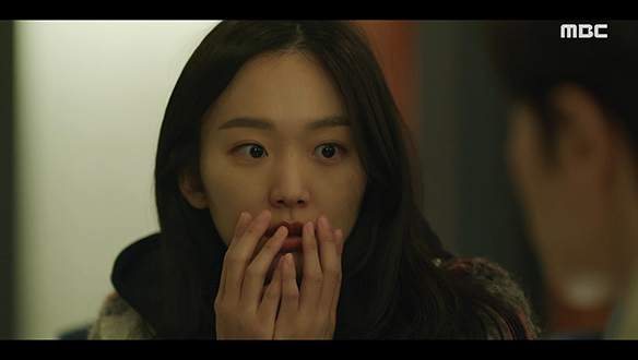 "공주랑 키스했으면 나랑도 해야겠네?"…무르익어가는 차웅(박해진)과 슬해(진기주)의 관계♥ 클립 이미지