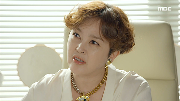 "반드시 알아내야 돼"…의문의 우편물에 대한 추적을 멈추지 않는 숙진(이승연)