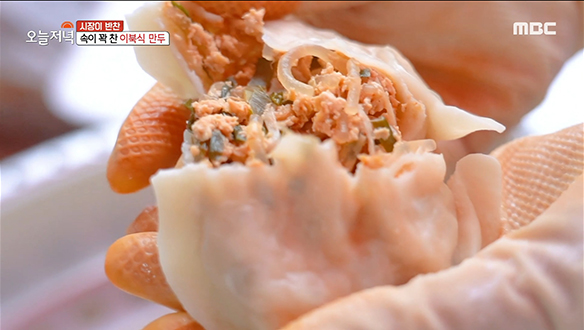 커다란 크기만큼 속이 꽉 찬 '이북식 만두'
