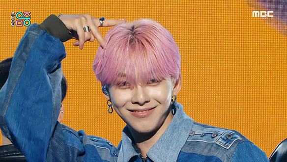 우진영 - Delicious (WOO JIN YOUNG - Delicious) 클립 이미지