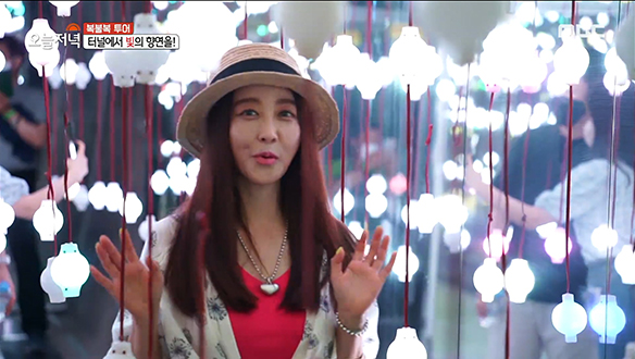 넋이 나갈 정도로 화려함 뽐내는 LED 터널에서 즐기는 환상적인 쇼☆