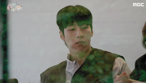 집 나간 식욕 불러오는 도포즈의 '소고기&라면' 먹방🍜 클립 이미지