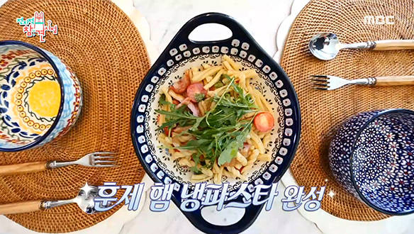 여름에 먹기 딱 좋은 배우 이정현 표 완벽한 한 끼! '훈제 햄 냉파스타' 클립 이미지