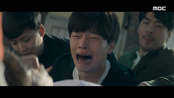 "진석아, 안돼!"…절친 진석(신주협)의 죽음을 목도하고 오열하는 승천(육성재)