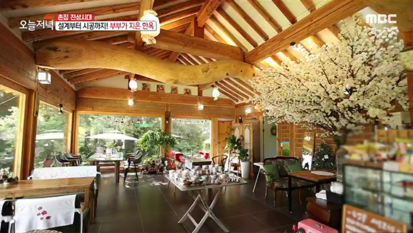 한옥의 멋을 잔뜩 살린 손님들의 휴식 공간! '사랑채' 