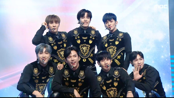 축하공연 < TAN> 클립 이미지