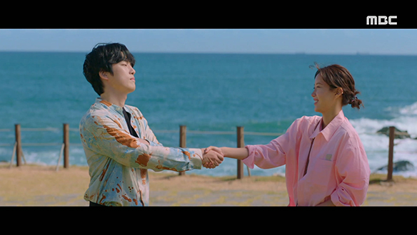 "만나서 반가워요, 꼭두씨"…기억을 잃은 듯한 꼭두(김정현)에게 해맑게 인사 건네는 계절(임수향)