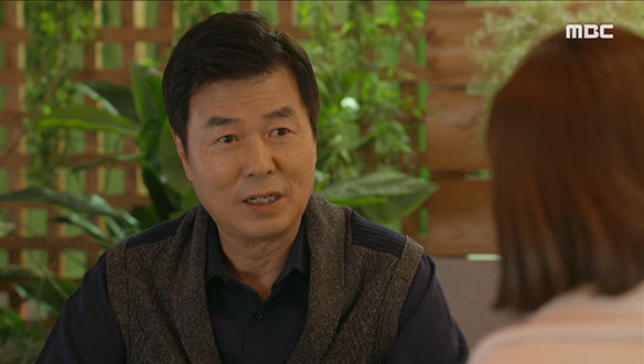 "털어서 먼지 안 나는 사람 있어?"…곤경에 처한 유경(장서희)을 도우려 나서는 범석(선우재덕)