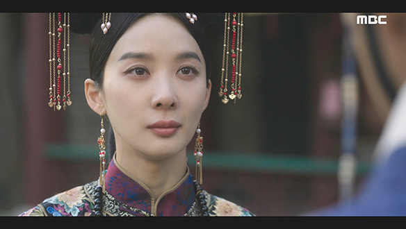 "네 시간을 내게 다오" 밝혀진 각화(이청아)의 정체와 그녀가 요구하는 것 클립 이미지