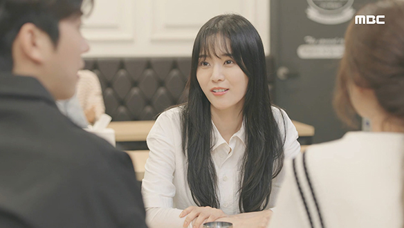 "특히 이 단무지까지 맛있는 거 있지!" 다정(오승아) 앞에서 의미심장한 말을 하는 세란(오세영) 클립 이미지