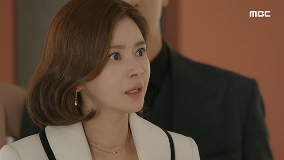 "그만들 해!"…혜수(김규선)와 세영(한지완)의 다툼을 중재하는 유경(장서희)