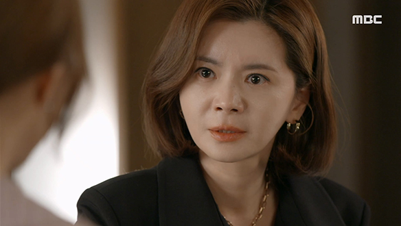 "이제 네 잘못 아무도 덮어주지 않아"…여전히 제멋대로인 세영(한지완)을 어르고 달래는 유경(장서희)