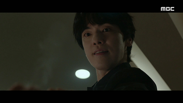 "그깟 보상금 몇 푼 바라고 멀쩡한 애를 죽여?"…능력이 온전치 않음에도 아동학대범을 응징하기 위해 나선 꼭두(김정현) 클립 이미지