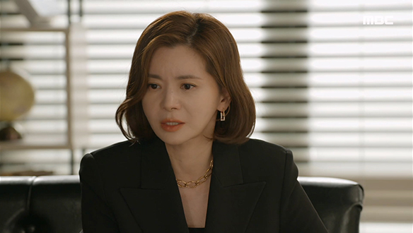 "혜수한테 그동안 너무 많은 것을 빼앗았어요"…현덕(반효정)의 제안을 듣고 나서 고뇌에 빠진 유경(장서희)