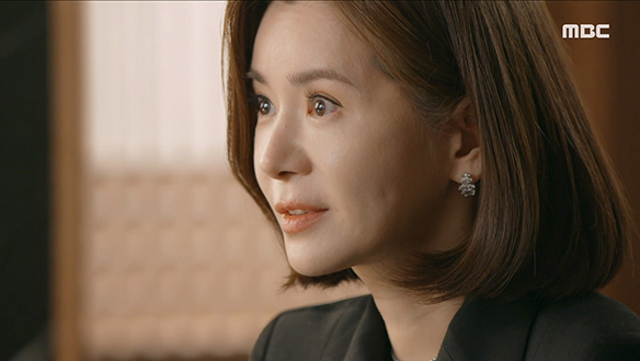 "유지호가 네 앞에서 찢은 유언장, 그게 복사본이면?"…세영(한지완)을 찾아가 주의를 주는 유경(장서희)