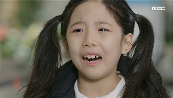 "우리 아빠 살인자 아니에요"…한별(권단아)은 지호(오창석)의 실체가 폭로되자 따돌림을 당하는데...