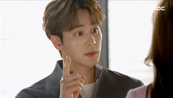 "지금 우리끼리 이럴 때가 아니다, 세영아"…세영(한지완)의 관심을 다른 곳으로 돌리는 지호(오창석) 클립 이미지