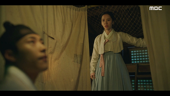 "역시. 당신 짓이었어요?"…한수(우도환)가 박 씨(최재환) 집에 불지른 범인임을 알게 된 연주(김지연)