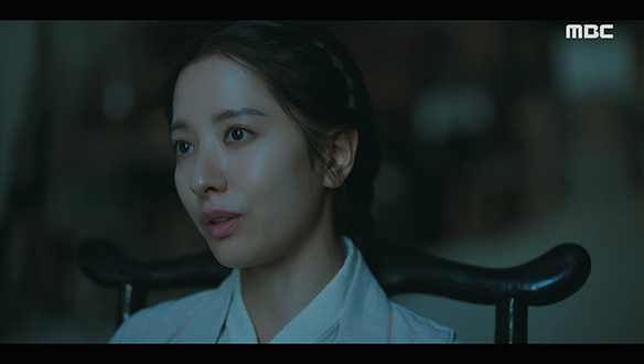 "담보로 300냥이면 어떻습니까?"…한수(우도환)를 제치고 장 대방(이준혁)과 직접 협상하는 연주(김지연) 클립 이미지