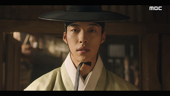 "다음 차례는 당신이야"…송사를 통해 부모의 원수를 하나하나 지워 나가는 한수(우도환) 클립 이미지