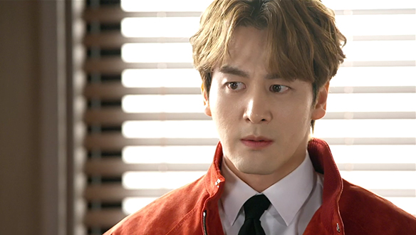 "정혜수 네가 감히 날 물 먹여?" 가짜 손자라는 사실이 세상에 밝혀지자 화가 난 지호(오창석) 클립 이미지