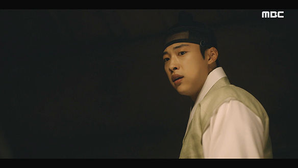 "새댁이 위험해"…계획이 틀어짐과 동시에 영실(권아름)에게 닥친 위기를 감지한 한수(우도환) 클립 이미지