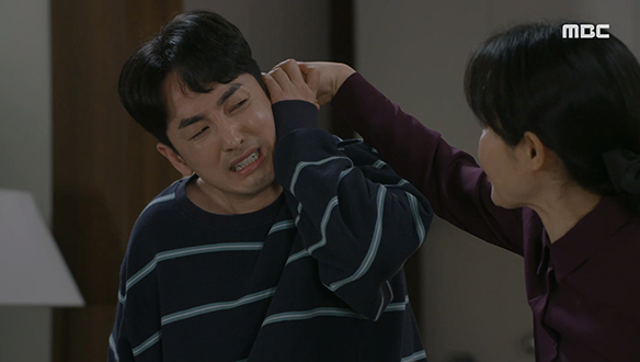 "누나 내 가슴이 뻥 뚫려 버렸어" 사라진 정임(조은숙)을 그리워하는 목찬(이태오) 클립 이미지