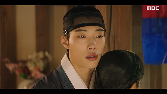 "나리를 일으킬 방법, 이것밖에 없다고 내가 시킨 거예요" 우도환을 일으킨 연주(김지연) 클립 이미지