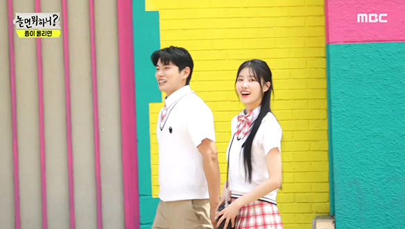 미주의 버킷리스트 '교복 맞춰 입기!' 두 사람의 본격 놀이공원 나들이 시작