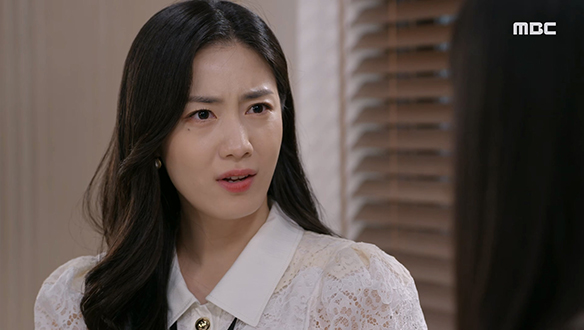 "사표내고 꺼져" 회사에 그만 피해주라고 얘기하는 세나(정우연)