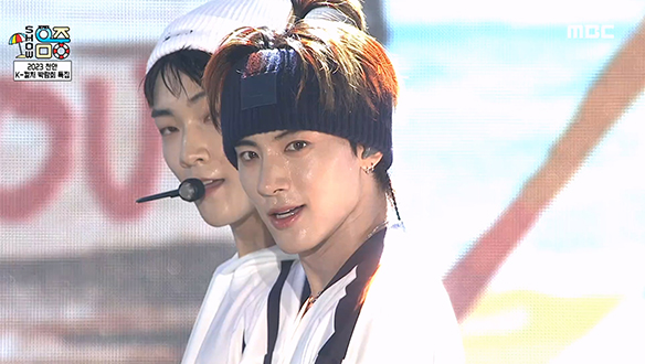 더보이즈 - 립글로즈 (THE BOYZ - LIP GLOSS) 클립 이미지