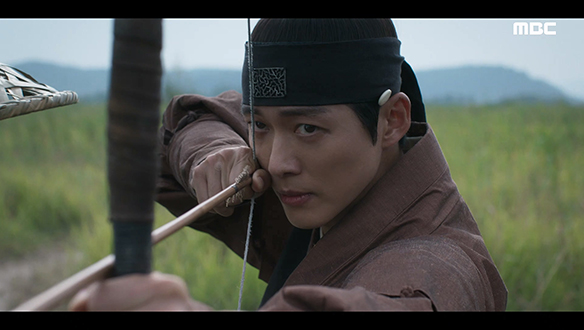 도망친 포로들을 잡아 오랑캐에게 넘겨주는 장현(남궁민)