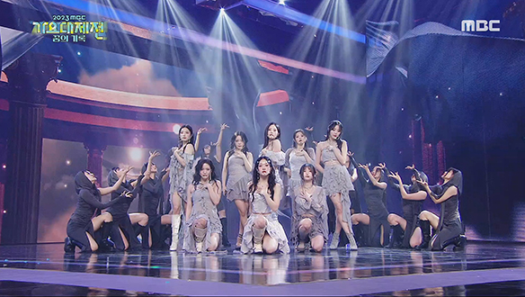 프로미스나인 - 미나우 + 에티튜드 (fromis_9 - #menow + Attitude) 클립 이미지