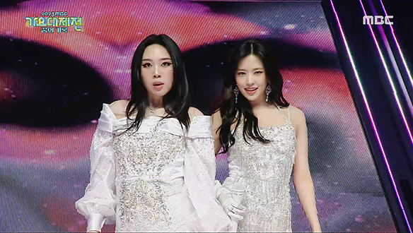 안유진 (IVE) X 이영지 - 엔드 오브 타임 + 본 디스 웨이 (AN YUJIN X Lee Youngji - End Of Time + Born This Way) 클립 이미지