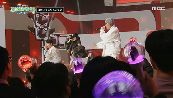 다이나믹 듀오 X 전소연 ((여자)아이들) - 스모크 (Dynamicduo X SOYEON - Smoke) 클립 이미지