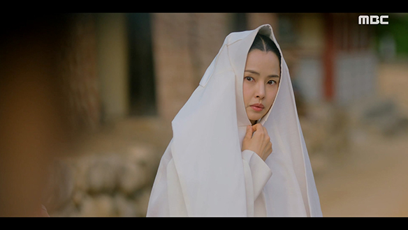 "지금 누구랑 얘기하십니까?" 티 나게 신호를 주고받는 여화(이하늬)와 수호(이종원)