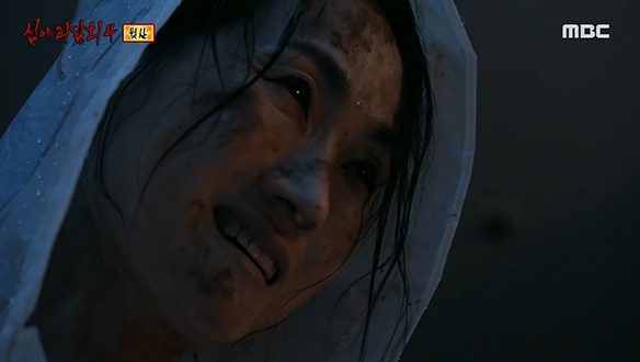 뒷산 ② 모녀가 함께 꾼 끔찍한 악몽, 그리고 밝혀지는 기괴한 일들의 전말 클립 이미지