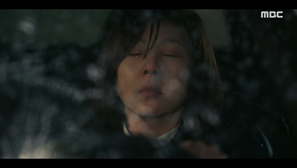 "이것이 나의 대답이다" 차로 지웅(오만석)을 향해 돌진하는 수현(김남주)