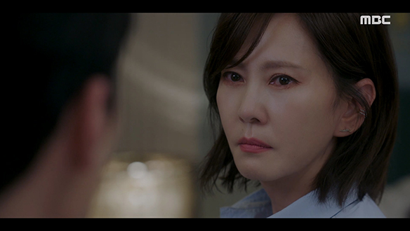 "왜 엄마까지 그 사진을 보게 해?" 수호(김강우)를 견딜 수 없는 수현(김남주)