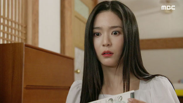 보배(반효정)가 유전자 검사를 했다는 걸 알게 된 세란(오세영) "운명이 할머니랑 저를 엮은 거예요" 클립 이미지