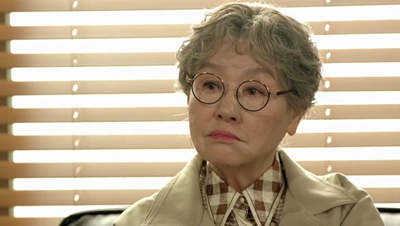 제국(전노민)을 만나 다정(오승아)과 이혼하라고 종용하는 보배(반효정) "다정이랑 이혼하세요"  클립 이미지