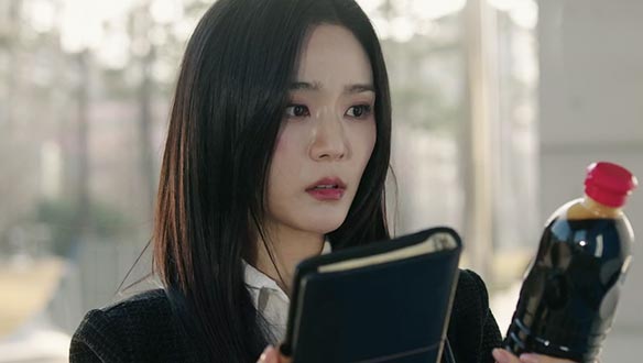 보배정의 간장 제조법으로 제국(전노민)과 거래를 제안하는 세란(오세영)  클립 이미지