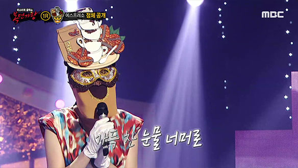 처연한 감정을 고스란히 담아내는 '에스프레소' <누구라도 그러하듯이> 클립 이미지